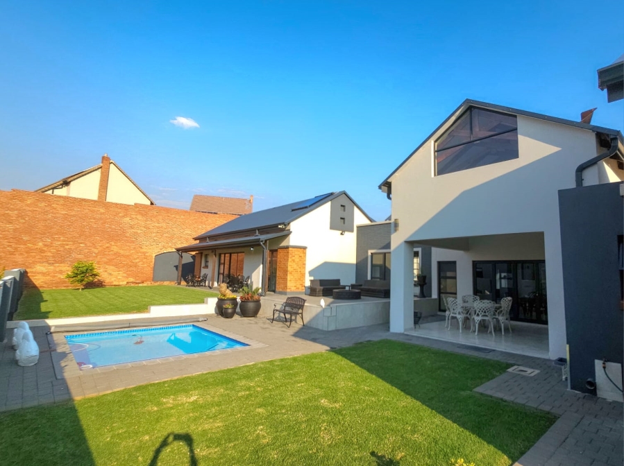 4 Bedroom Property for Sale in Landsmeer Residential Estate North West